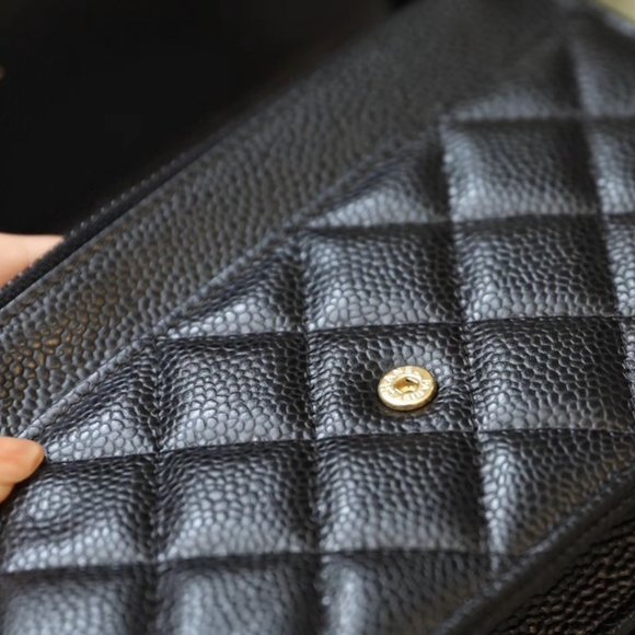 Chanel NWOT Wallet on Chain Quilted Caviar black and gold - Picture 7 of 9
